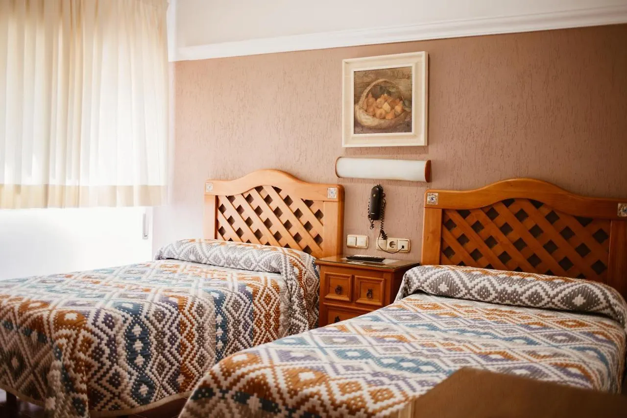Hostal La Campana Motril Gæstehus