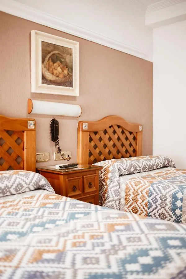 Hostal La Campana Motril Gæstehus
