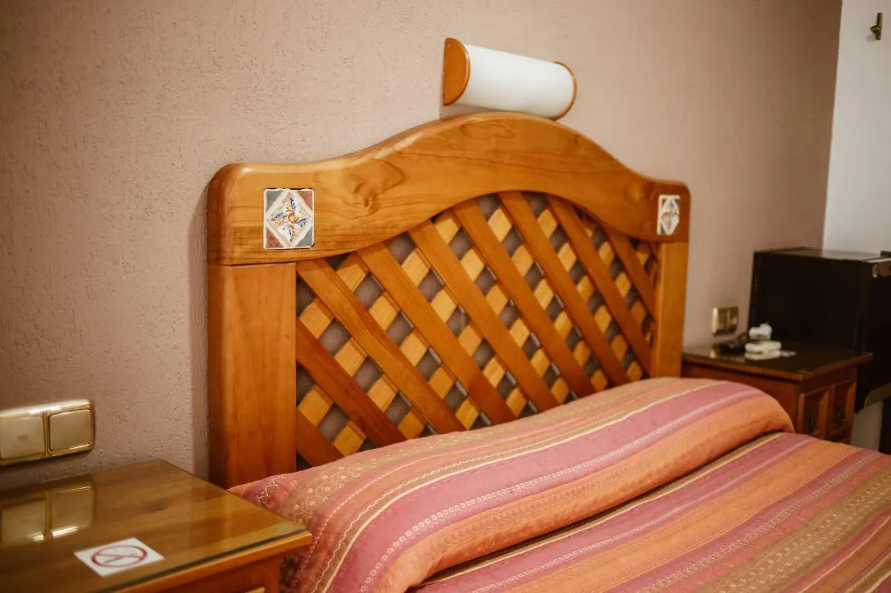 Hostal La Campana Motril Gæstehus
