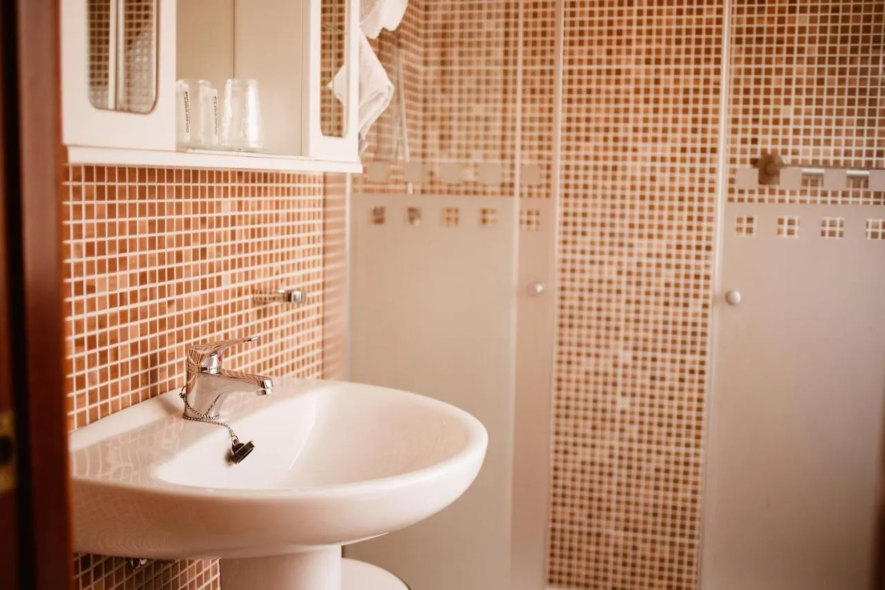Hostal La Campana Motril Gæstehus